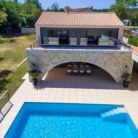 Dvo Villa *