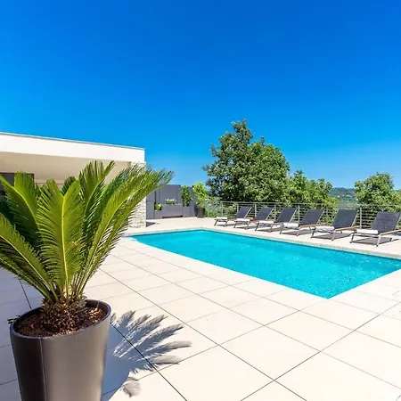 Dvo Villa Nedescina