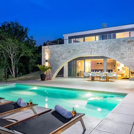 Dvo Villa *