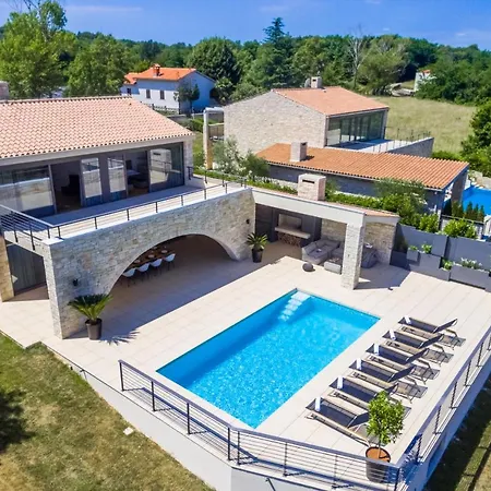 Villa Dvo *