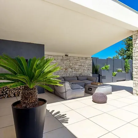 Villa Dvo *